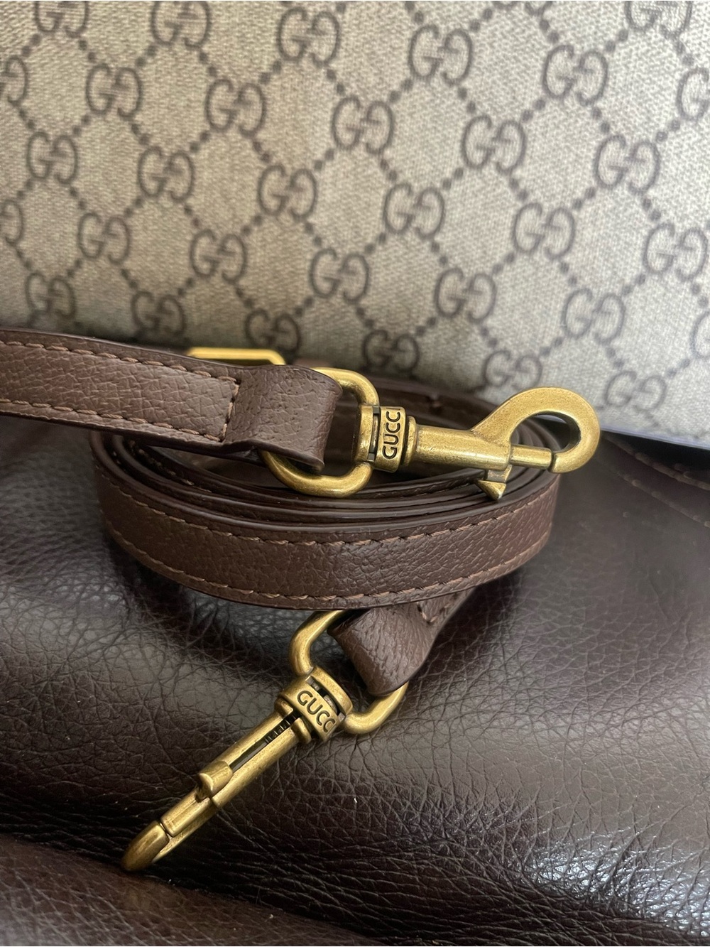 Gucci Beige GG Supreme Canvas Tote with Brown Leather Trim - Picture 3 of 8